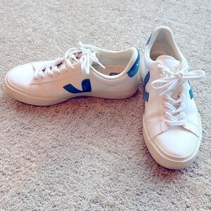 VEJA
Campo Bicolor Low-Top Sneakers